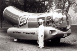 Illustration for article titled Ten-Pack Of Dogs: History Of The Wienermobile